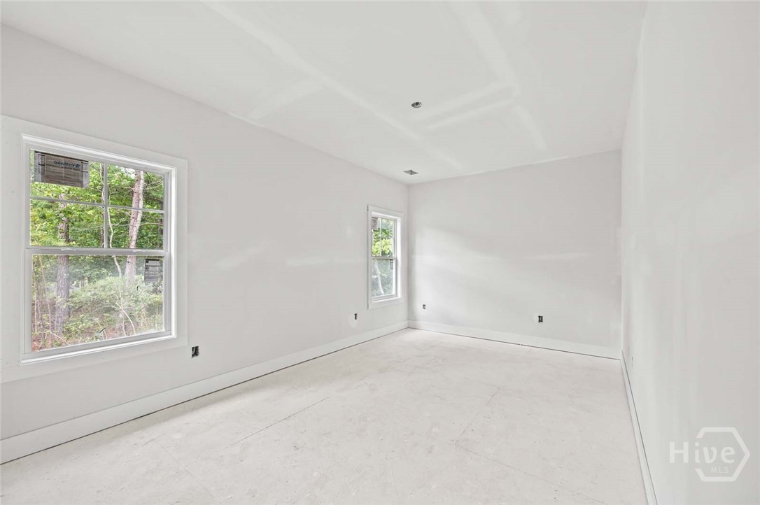 1021 Pointe S