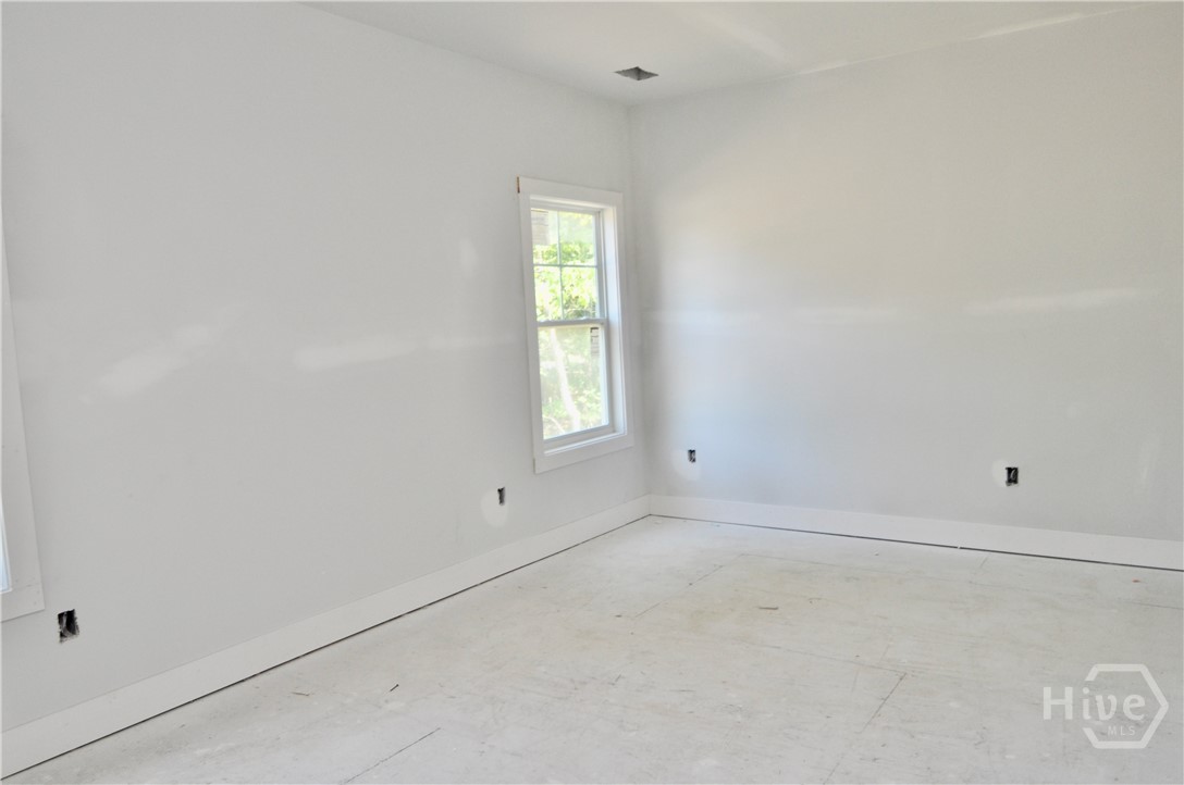 1021 Pointe S