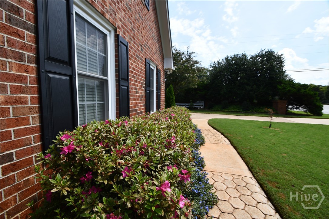 102 Meadow Creek Drive