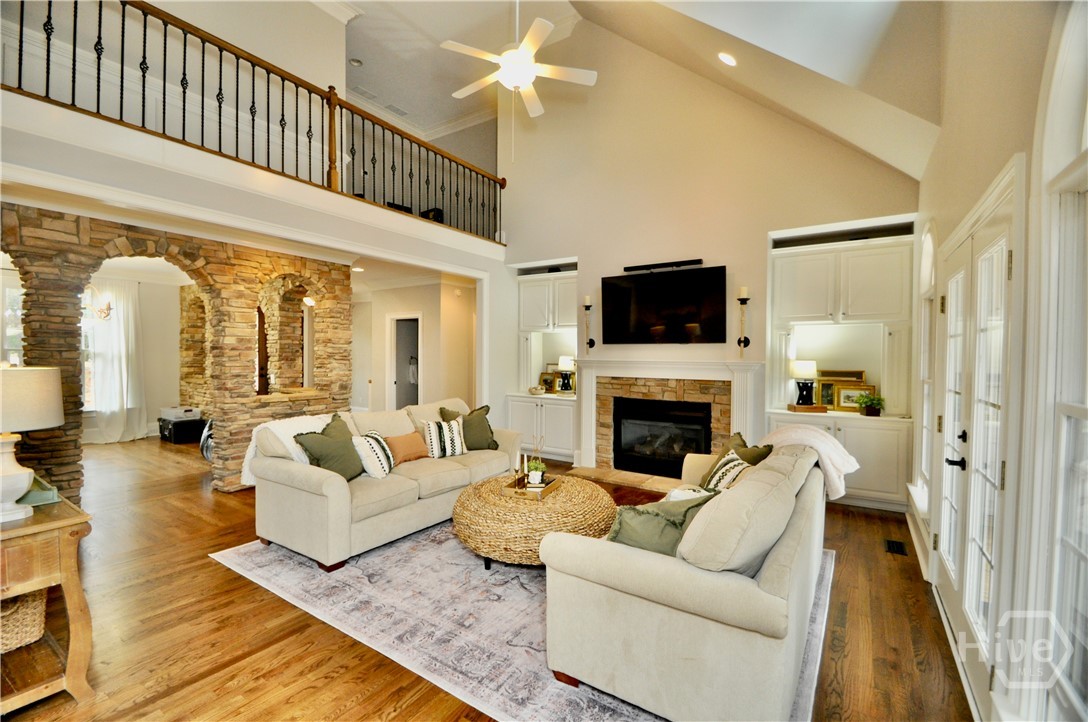 1070 Lexington Court