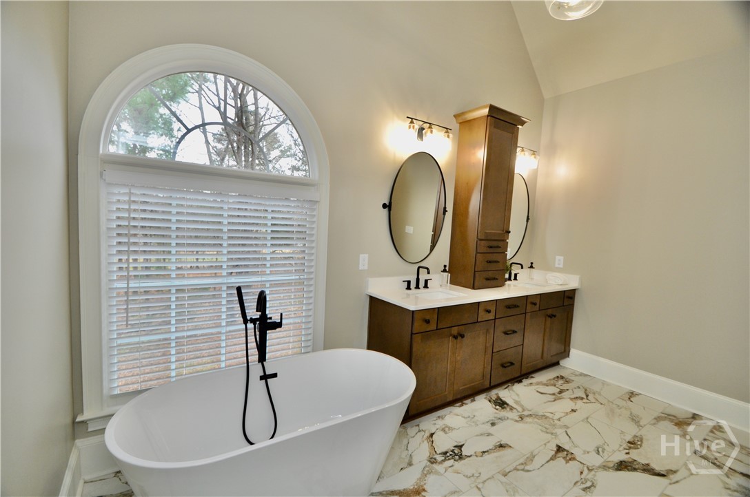 1070 Lexington Court