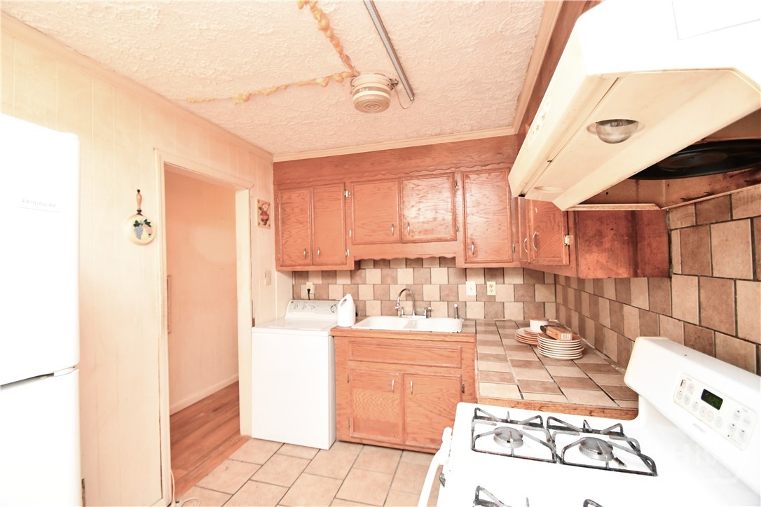 6367 Highway 72 E