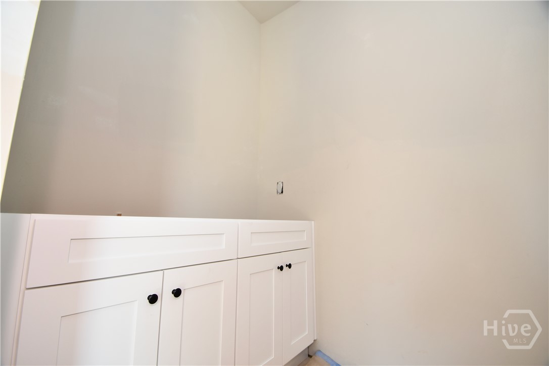 215 Timsbury