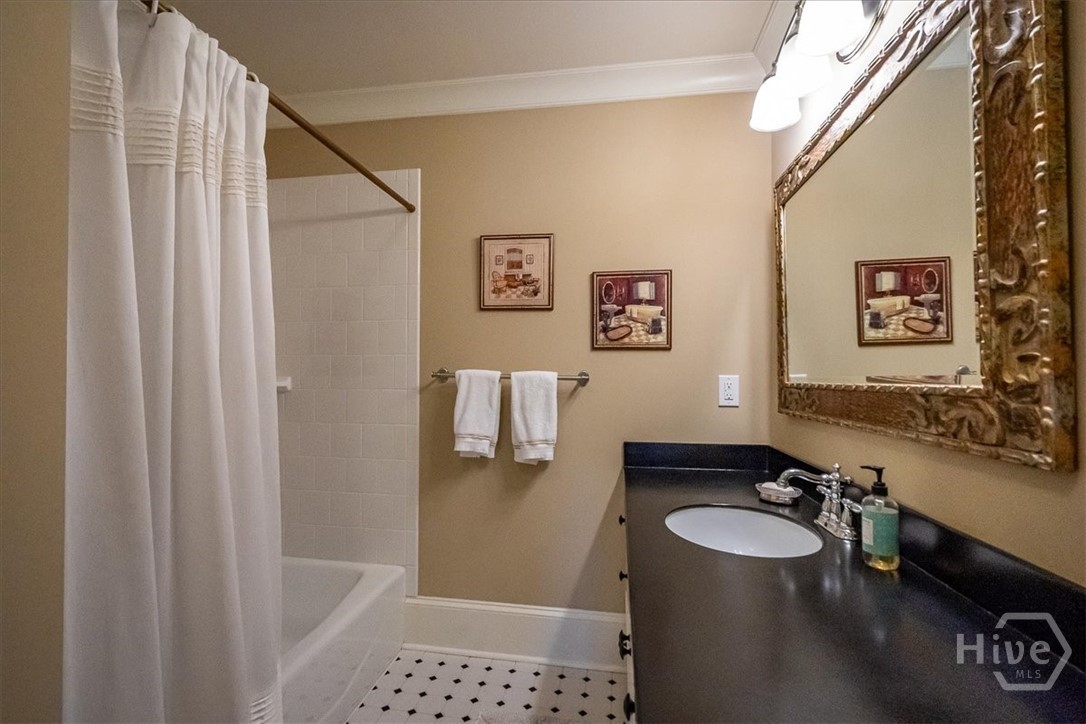 2481 Lakewood Manor Drive