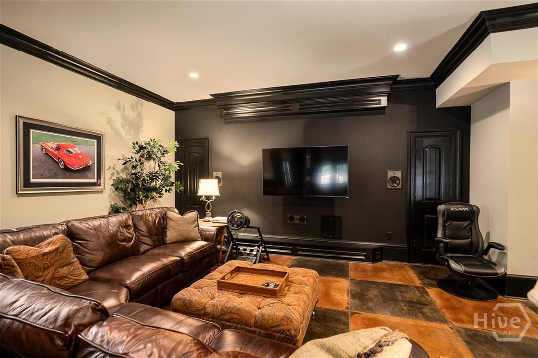 2481 Lakewood Manor Drive