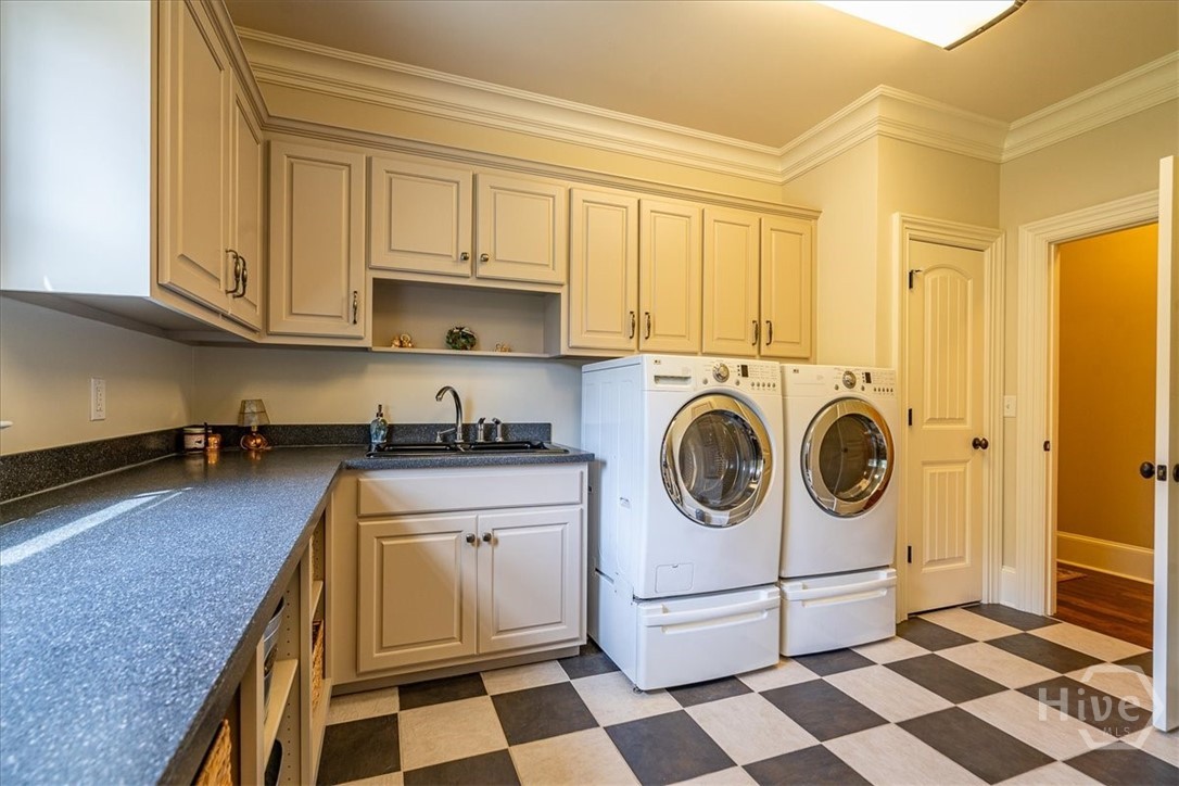 2481 Lakewood Manor Drive