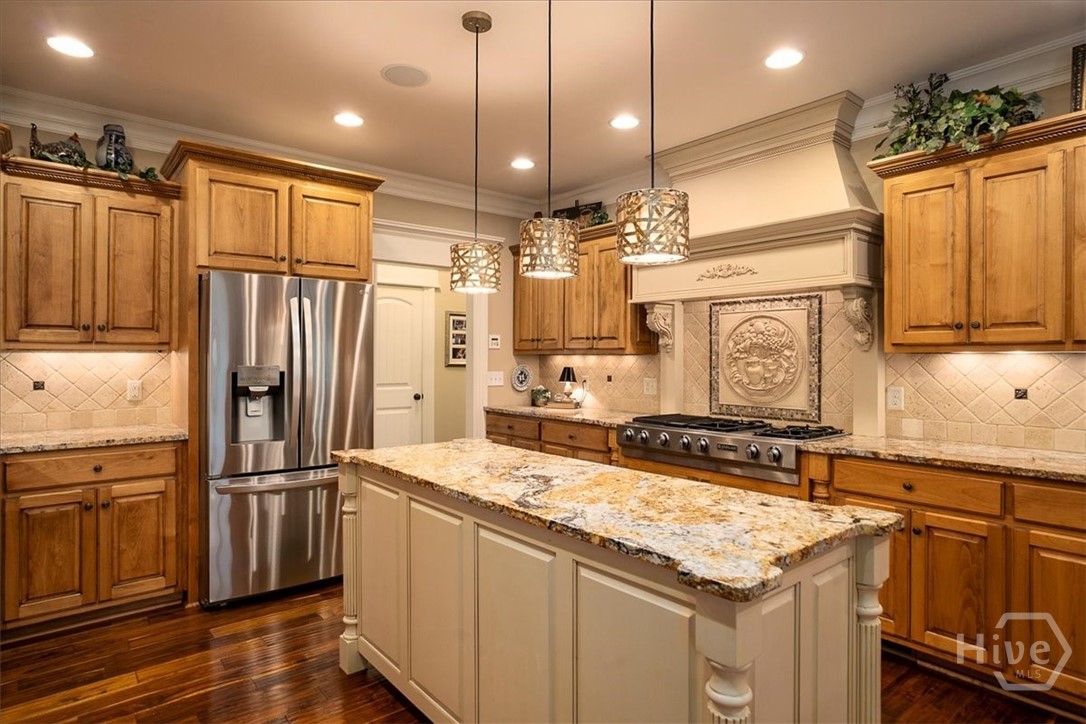 2481 Lakewood Manor Drive