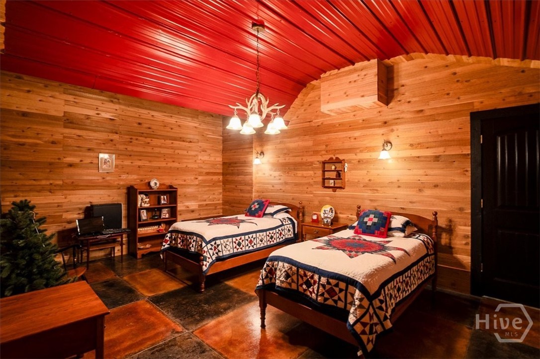 2481 Lakewood Manor Drive