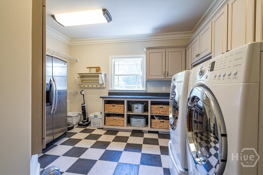 2481 Lakewood Manor Drive