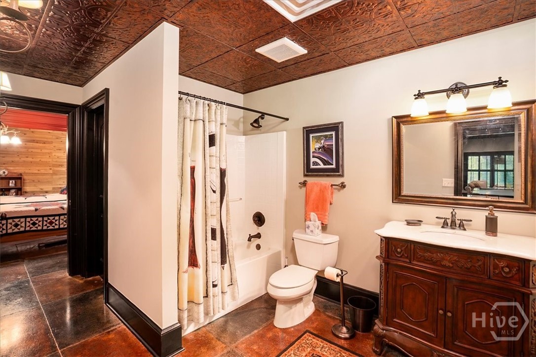 2481 Lakewood Manor Drive