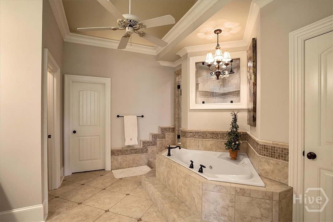 2481 Lakewood Manor Drive