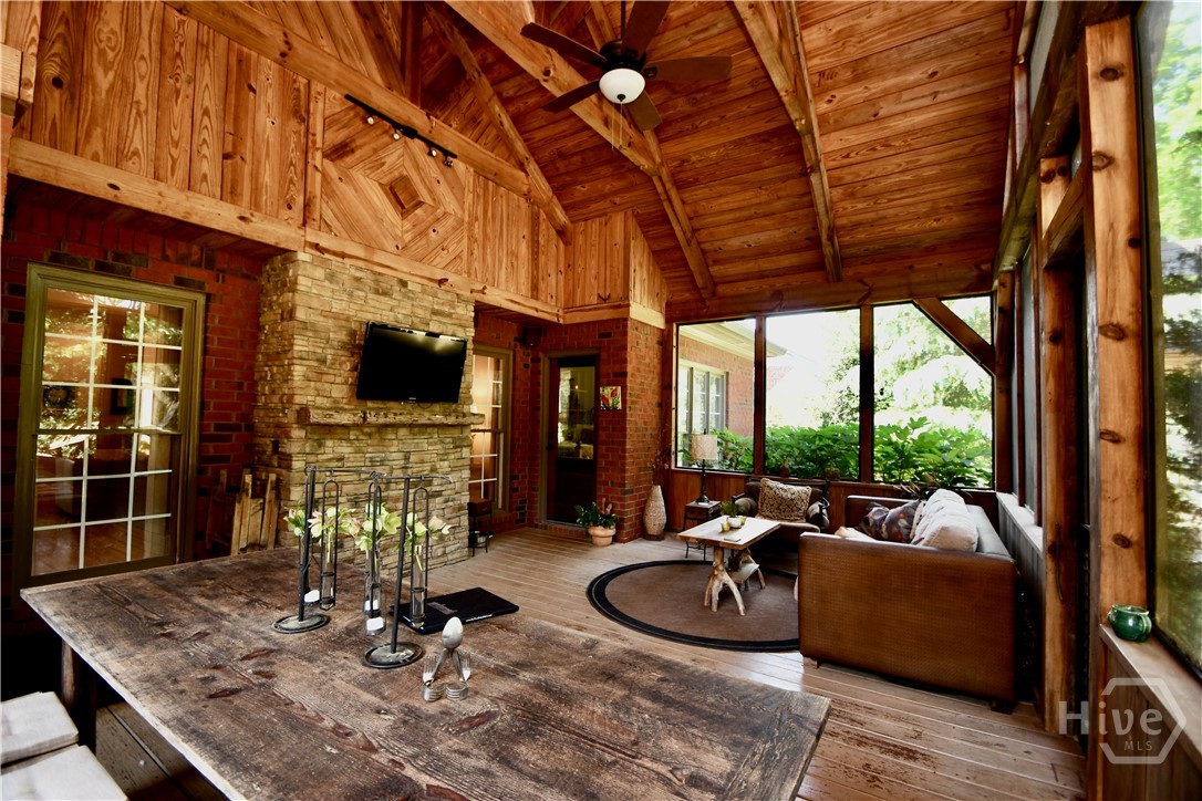 1160 Oaklake Terrace