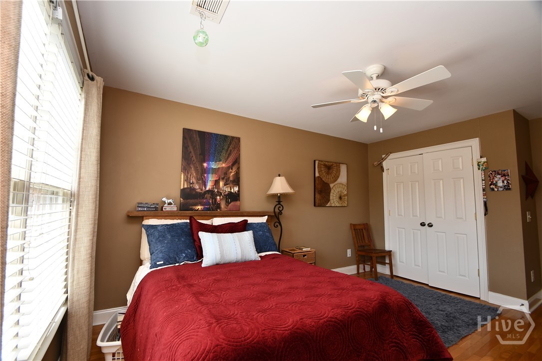 1160 Oaklake Terrace