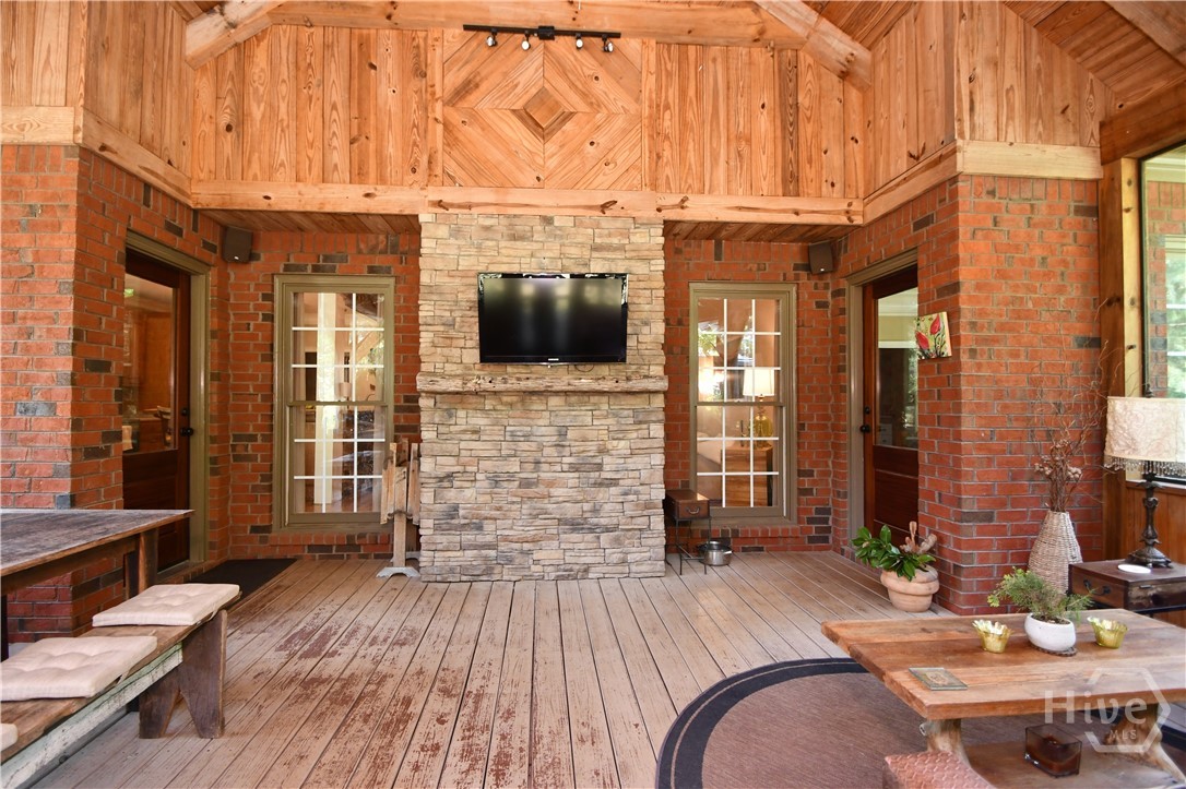 1160 Oaklake Terrace