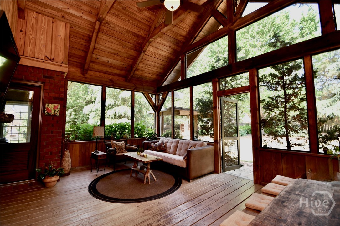 1160 Oaklake Terrace
