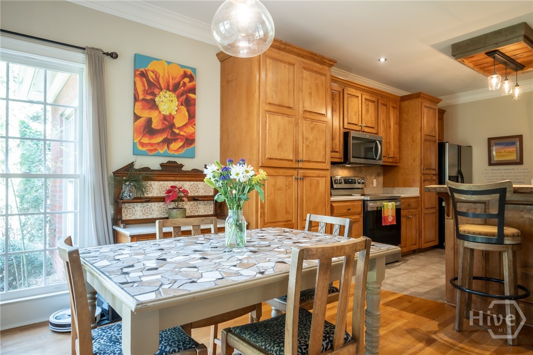 1160 Oaklake Terrace