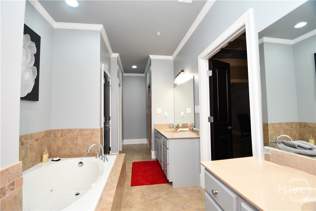 2305 S Lumpkin Street