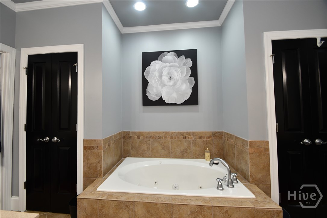 2305 S Lumpkin Street