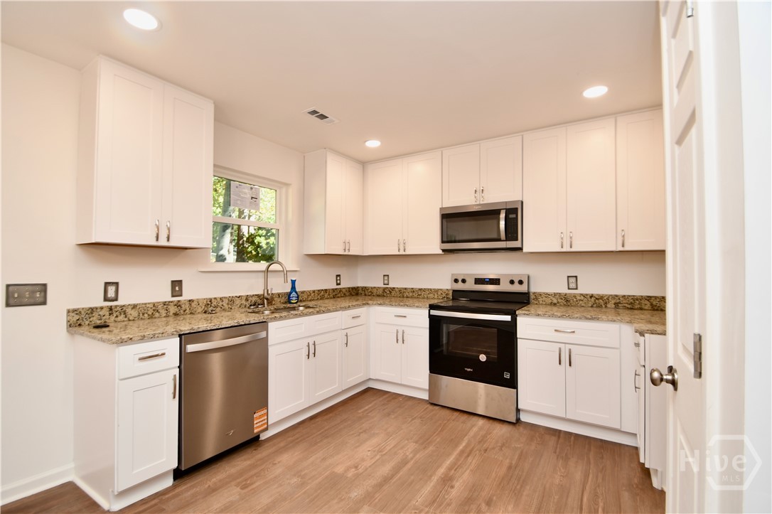 110 Thomas Trail