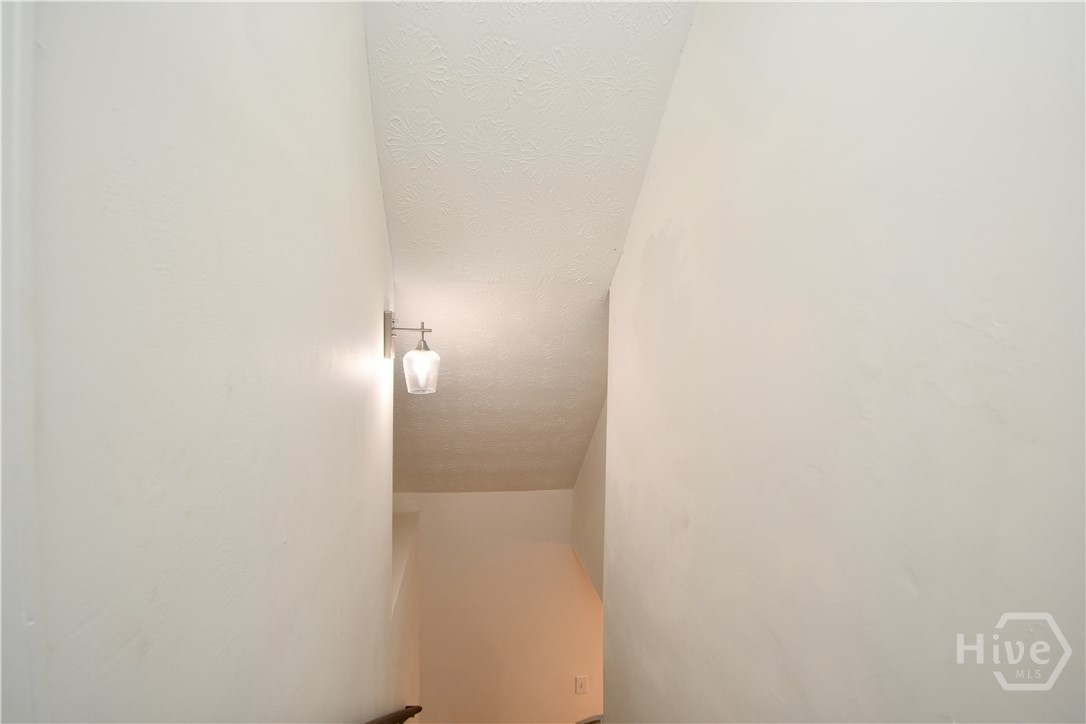110 Thomas Trail