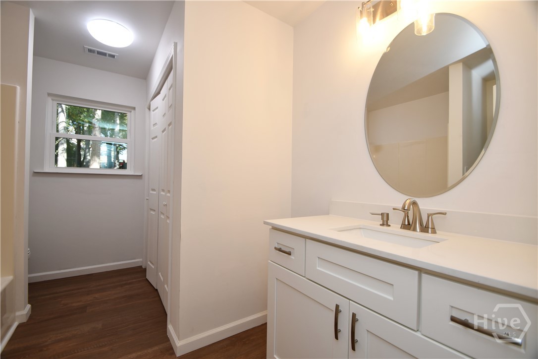 110 Thomas Trail