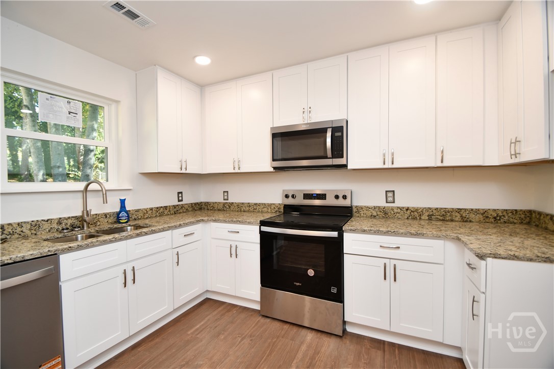 110 Thomas Trail