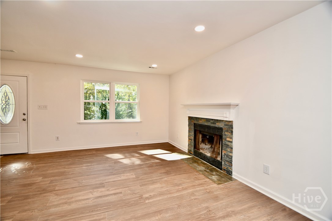 110 Thomas Trail