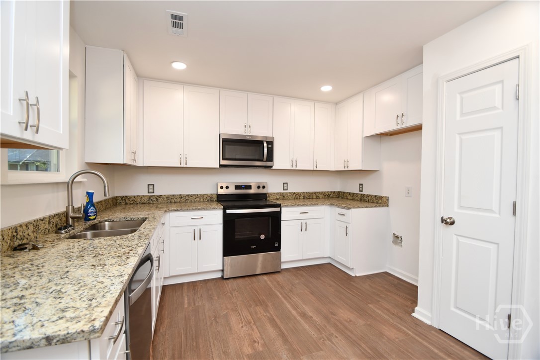 110 Thomas Trail