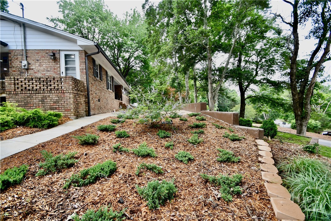 280 Valleybrook Drive