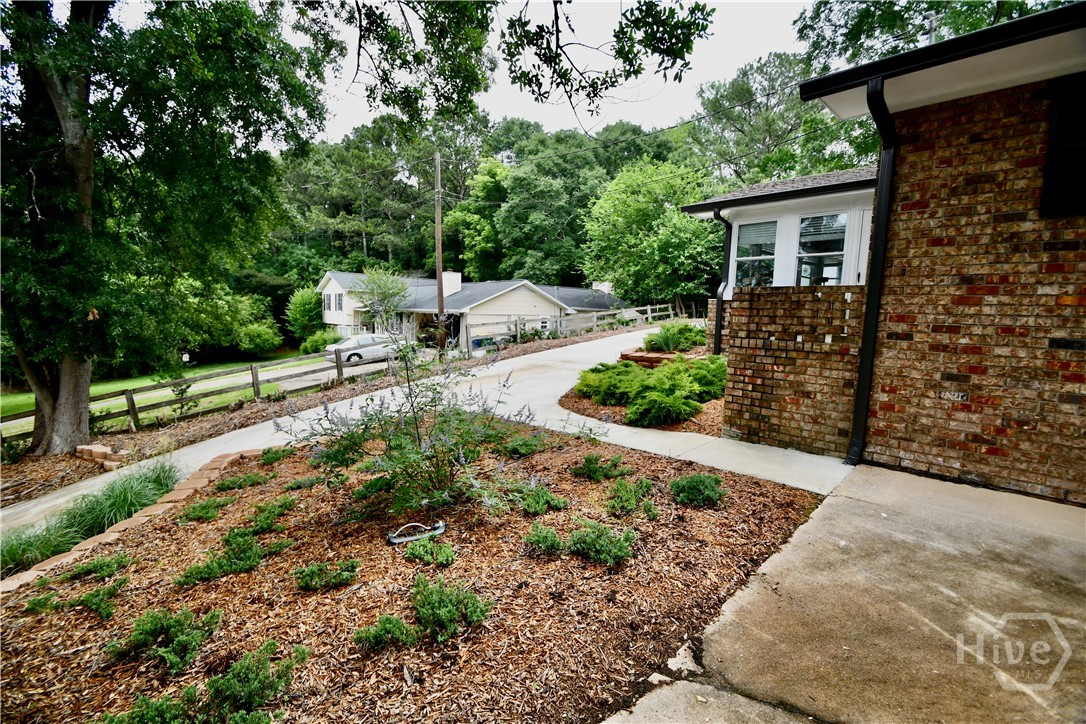 280 Valleybrook Drive