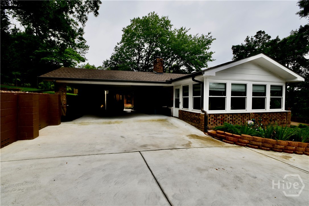 280 Valleybrook Drive