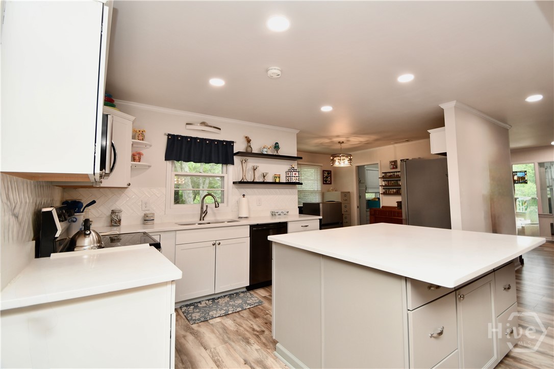 280 Valleybrook Drive