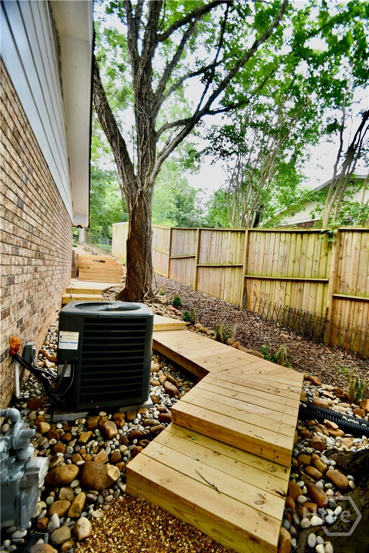 280 Valleybrook Drive