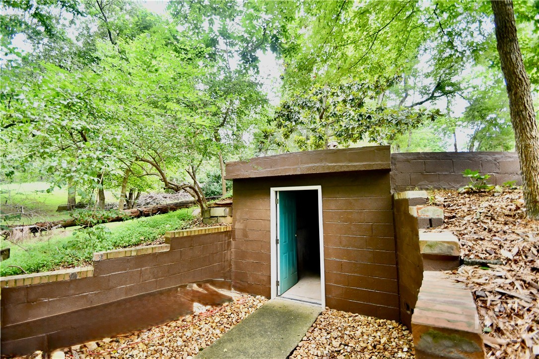 280 Valleybrook Drive