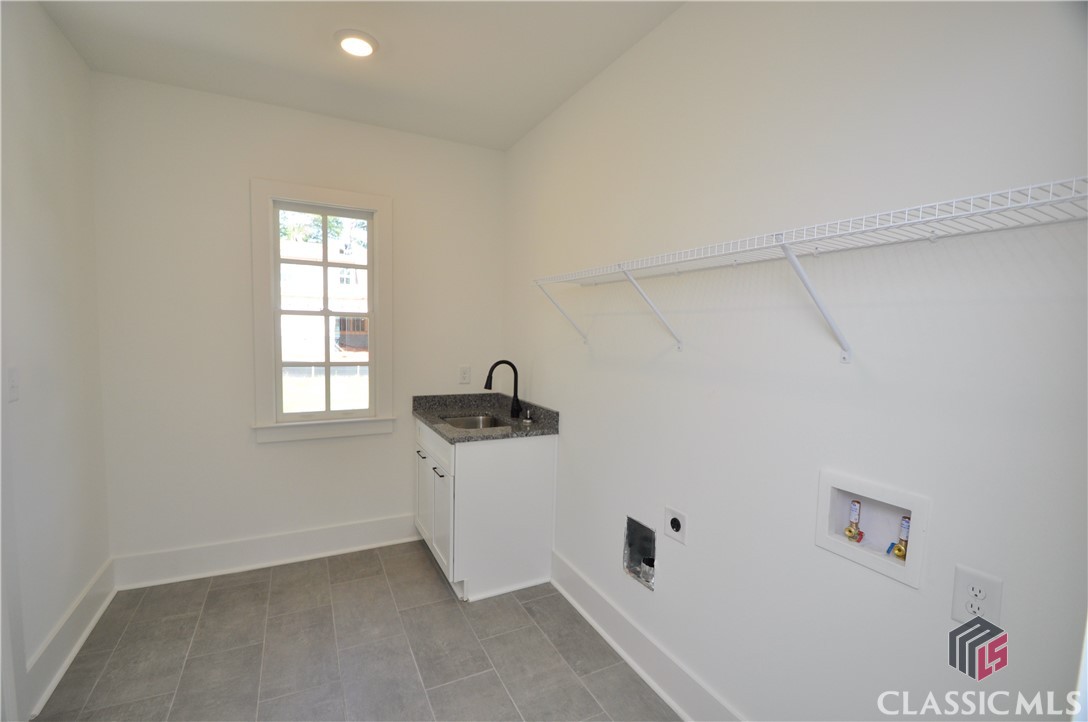 159 S Main St