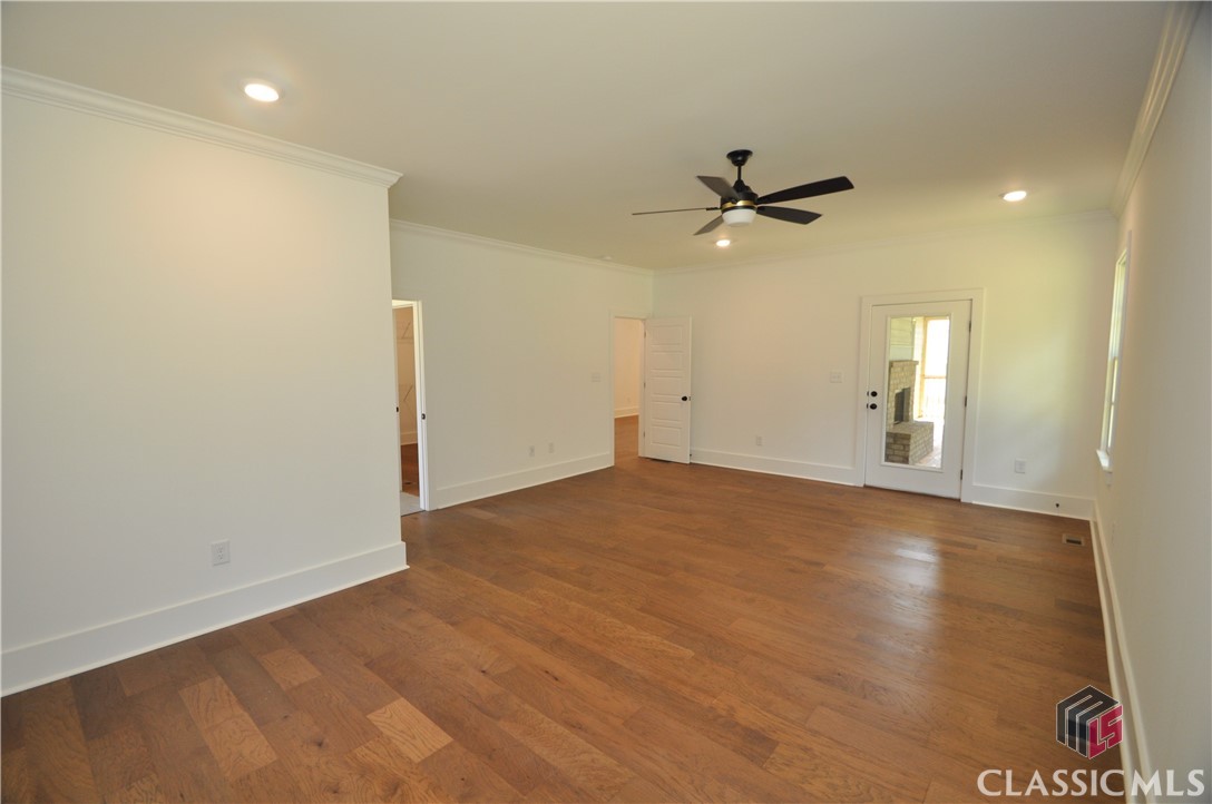 159 S Main St