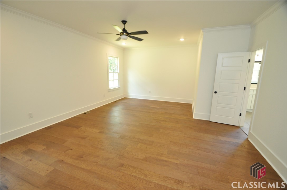 159 S Main St