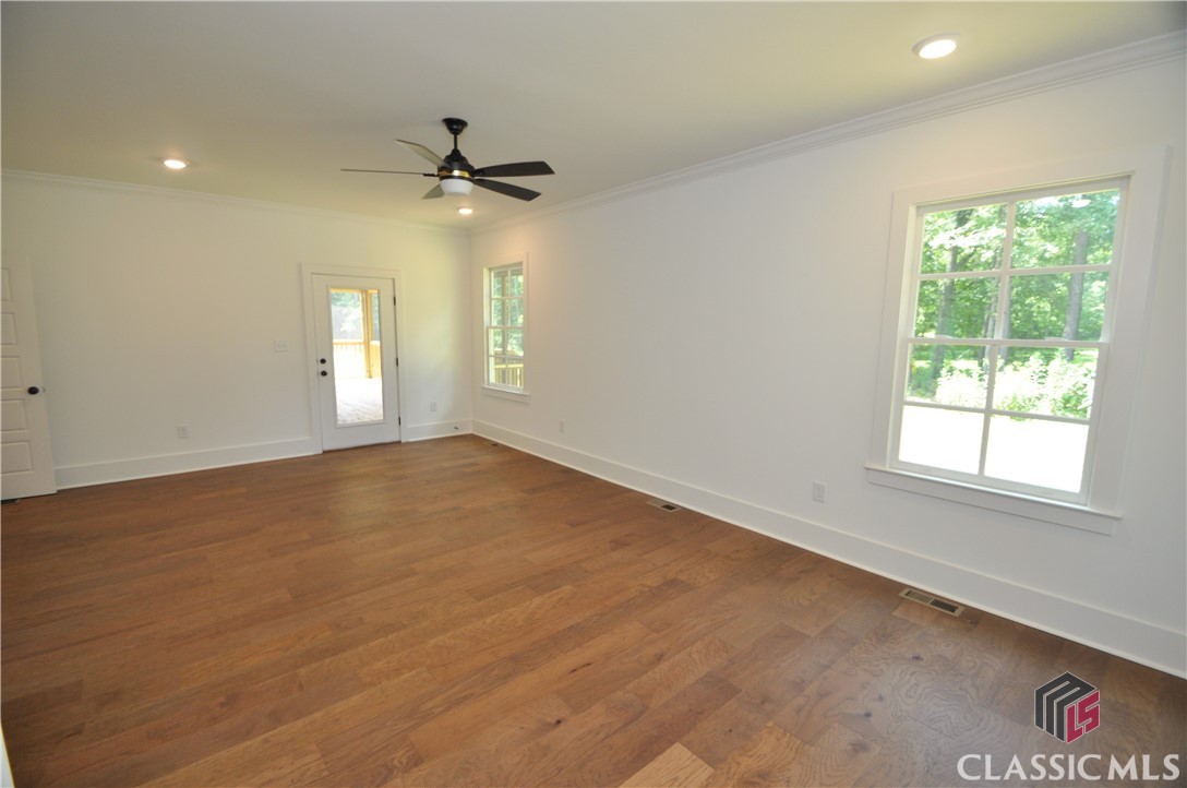 159 S Main St