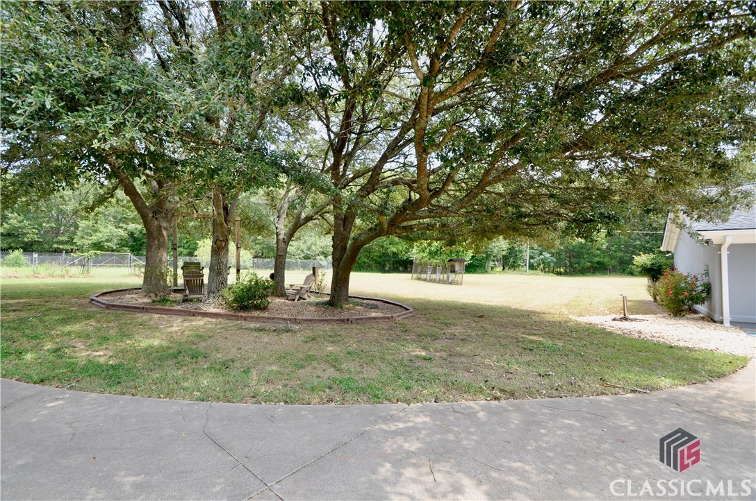 1250 Pete Dickens Road