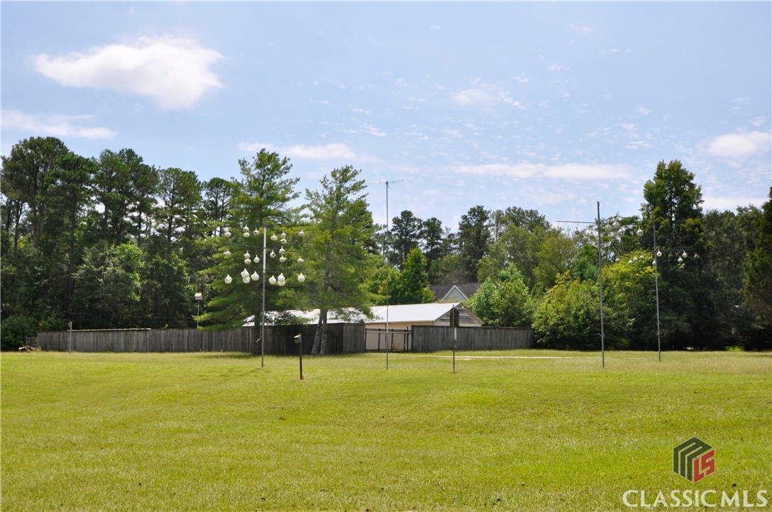 1250 Pete Dickens Road