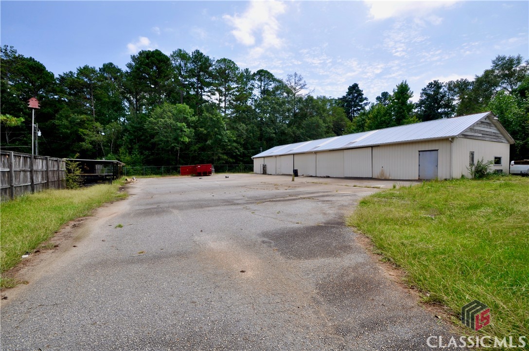 1250 Pete Dickens Road