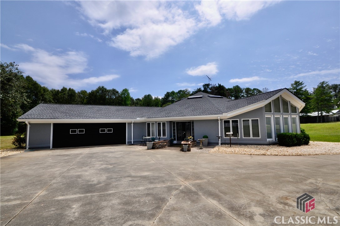 1250 Pete Dickens Road