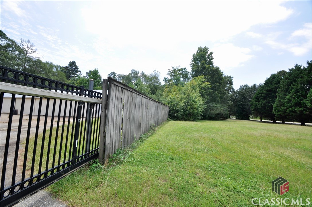 1250 Pete Dickens Road