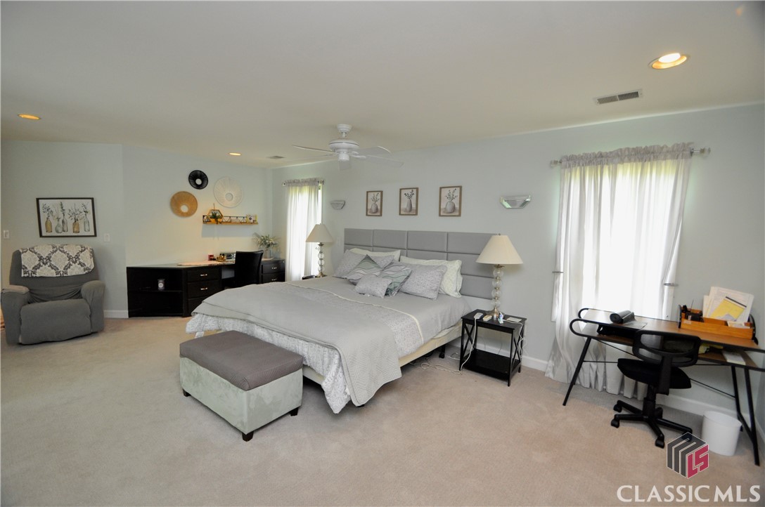 1250 Pete Dickens Road