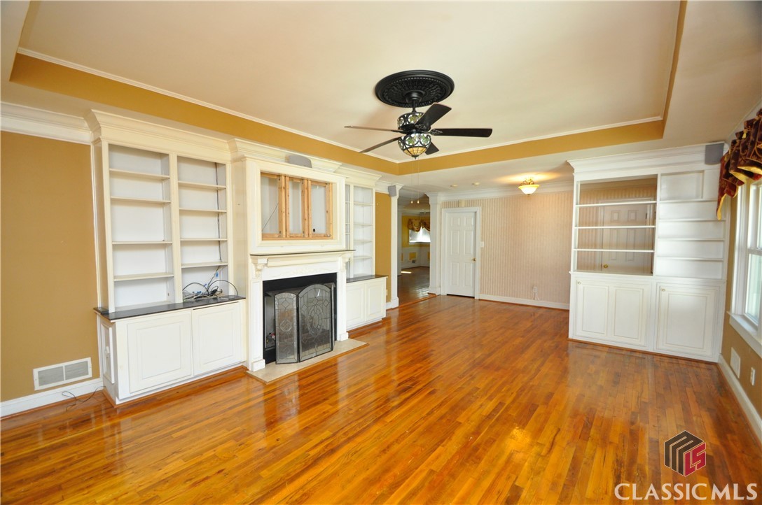 500 West Lake Drive
