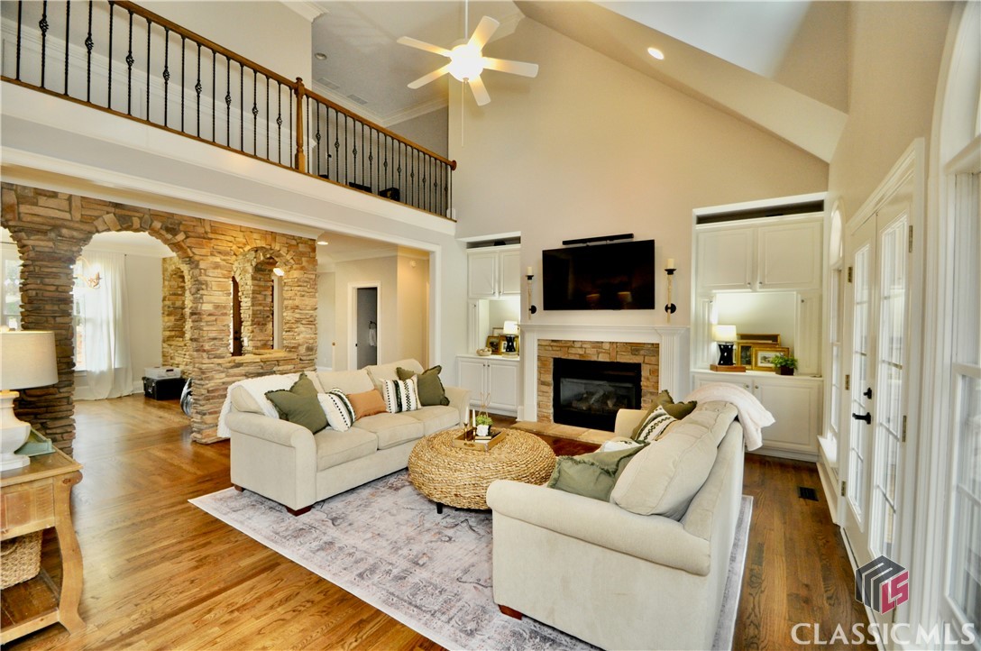 1070 Lexington Court