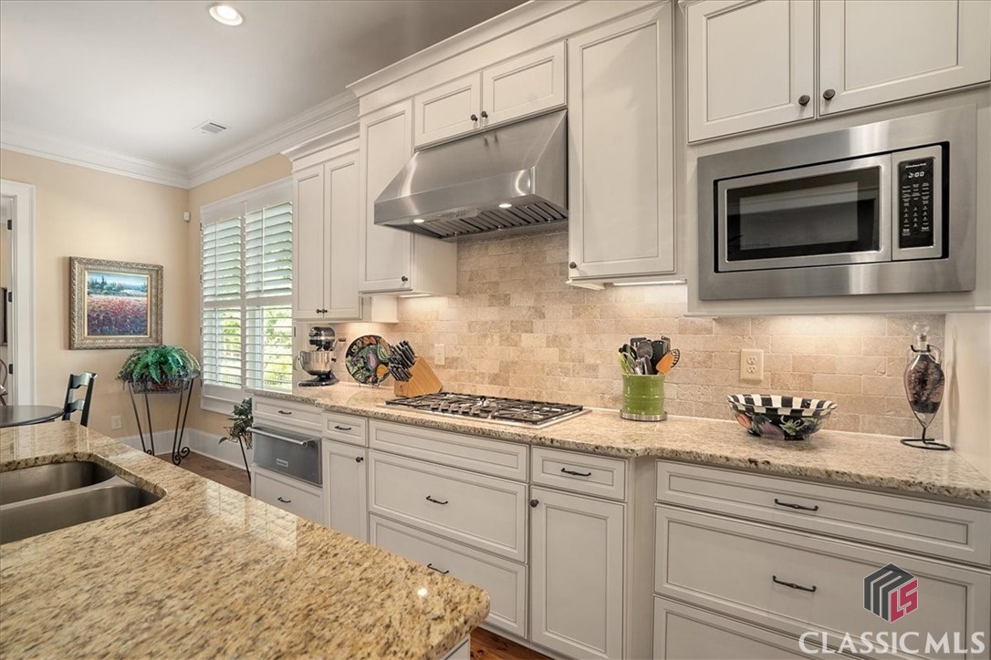 2810 Kestrel Drive