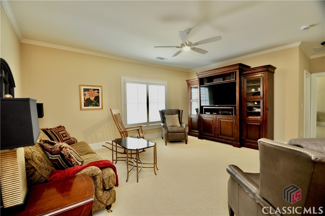 2810 Kestrel Drive