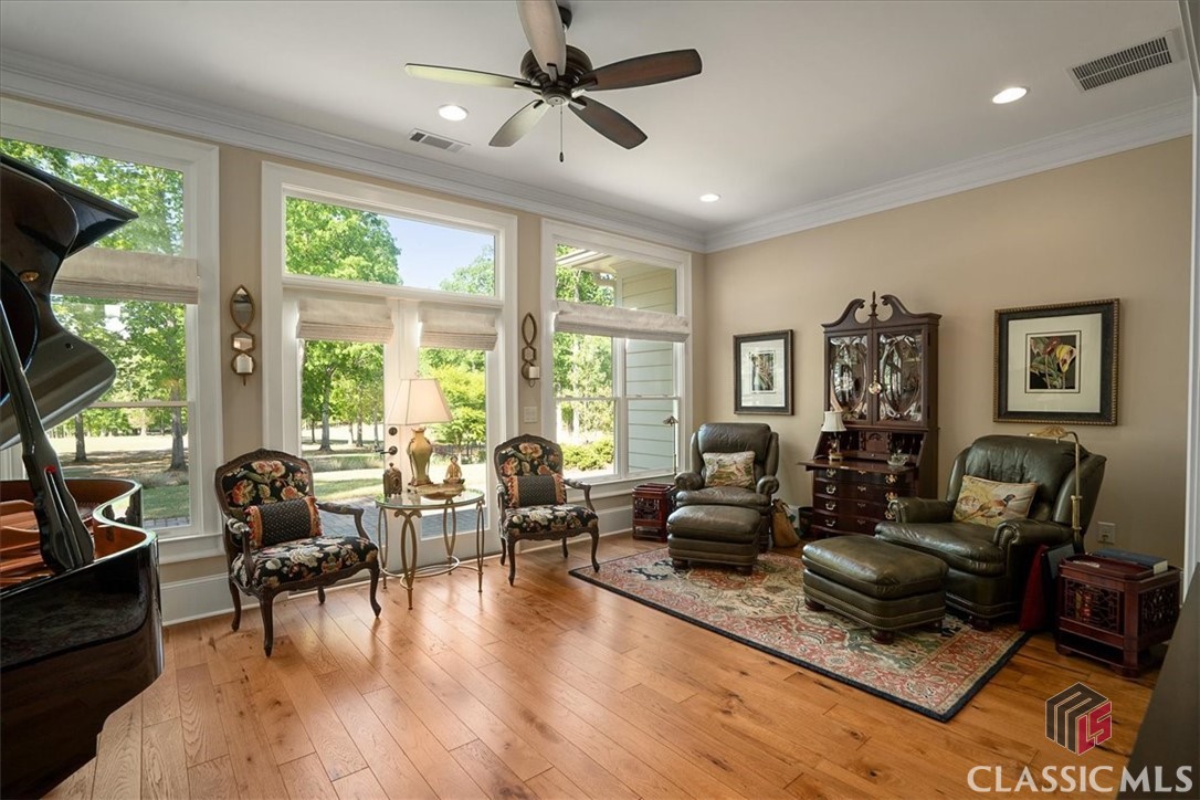 2810 Kestrel Drive