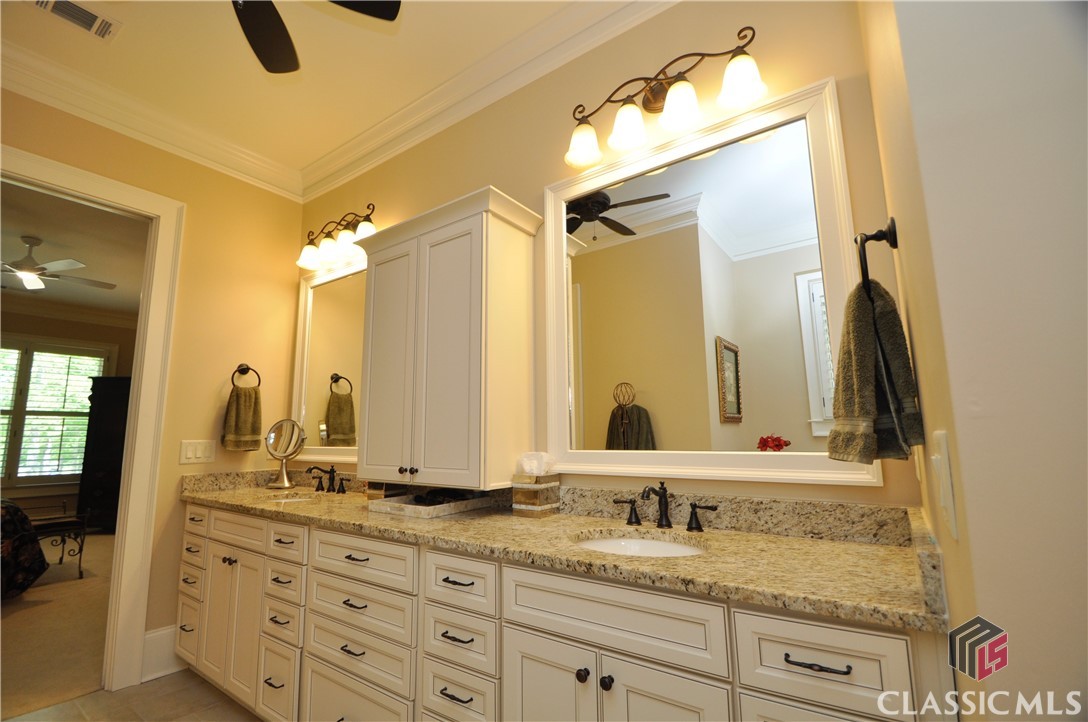 2810 Kestrel Drive